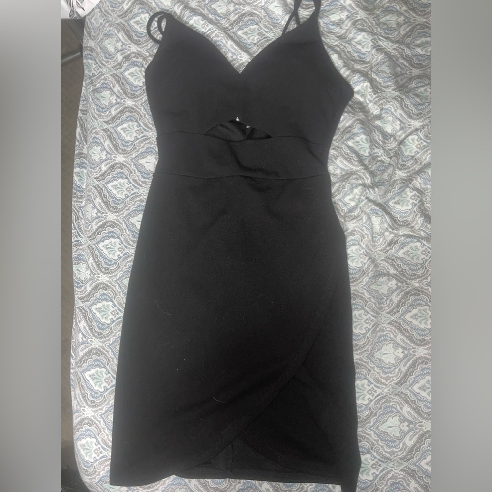 Black bodycon dress